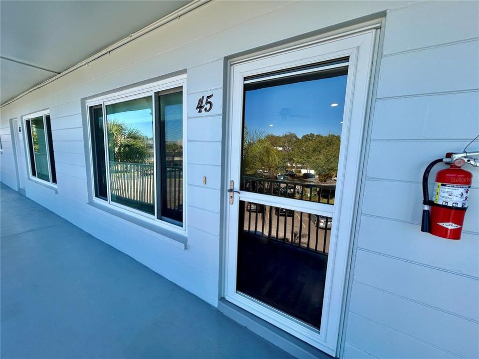 For Sale: $179,900 (2 beds, 2 baths, 1400 Square Feet)