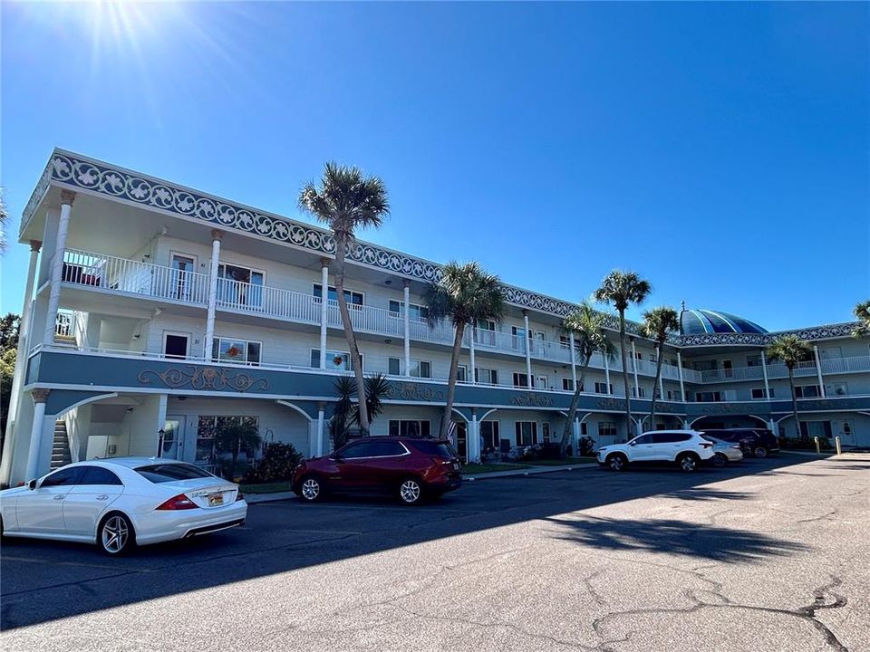 For Sale: $179,900 (2 beds, 2 baths, 1400 Square Feet)