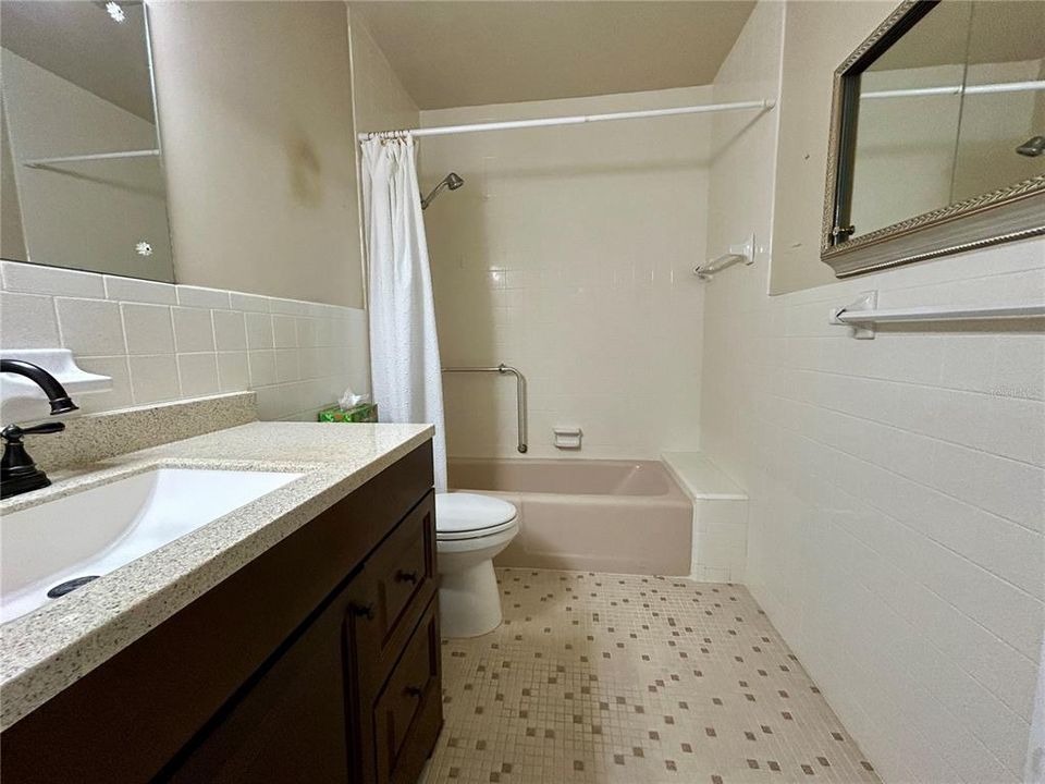 For Sale: $179,900 (2 beds, 2 baths, 1400 Square Feet)