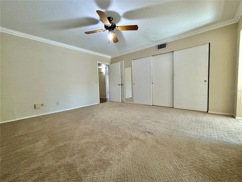 For Sale: $179,900 (2 beds, 2 baths, 1400 Square Feet)