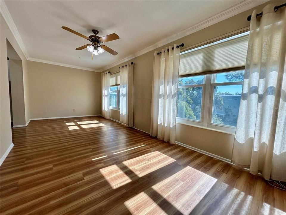 For Sale: $179,900 (2 beds, 2 baths, 1400 Square Feet)