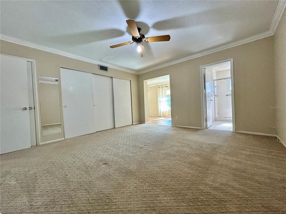 For Sale: $179,900 (2 beds, 2 baths, 1400 Square Feet)