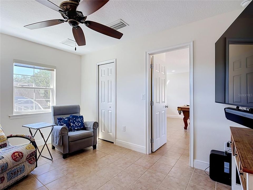 For Sale: $511,000 (5 beds, 3 baths, 2586 Square Feet)