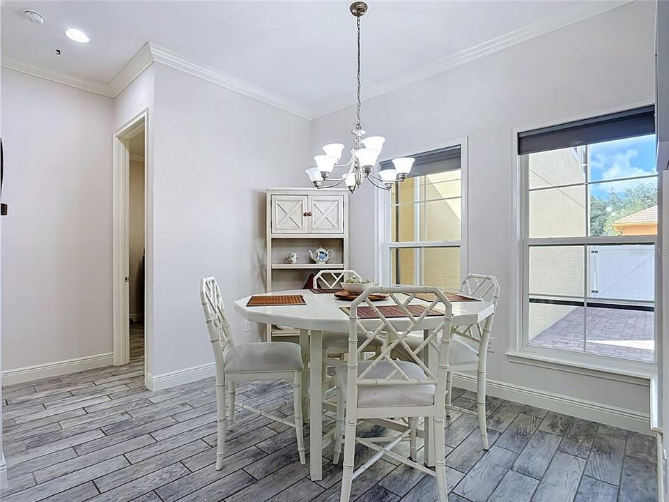 For Sale: $511,000 (5 beds, 3 baths, 2586 Square Feet)