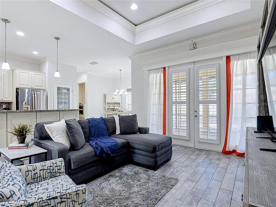 For Sale: $511,000 (5 beds, 3 baths, 2586 Square Feet)