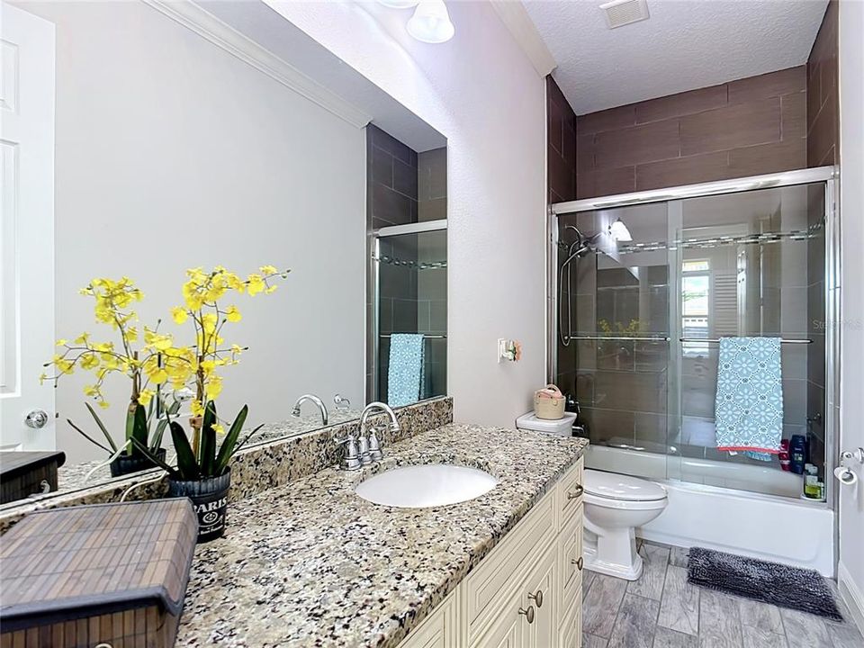 For Sale: $511,000 (5 beds, 3 baths, 2586 Square Feet)