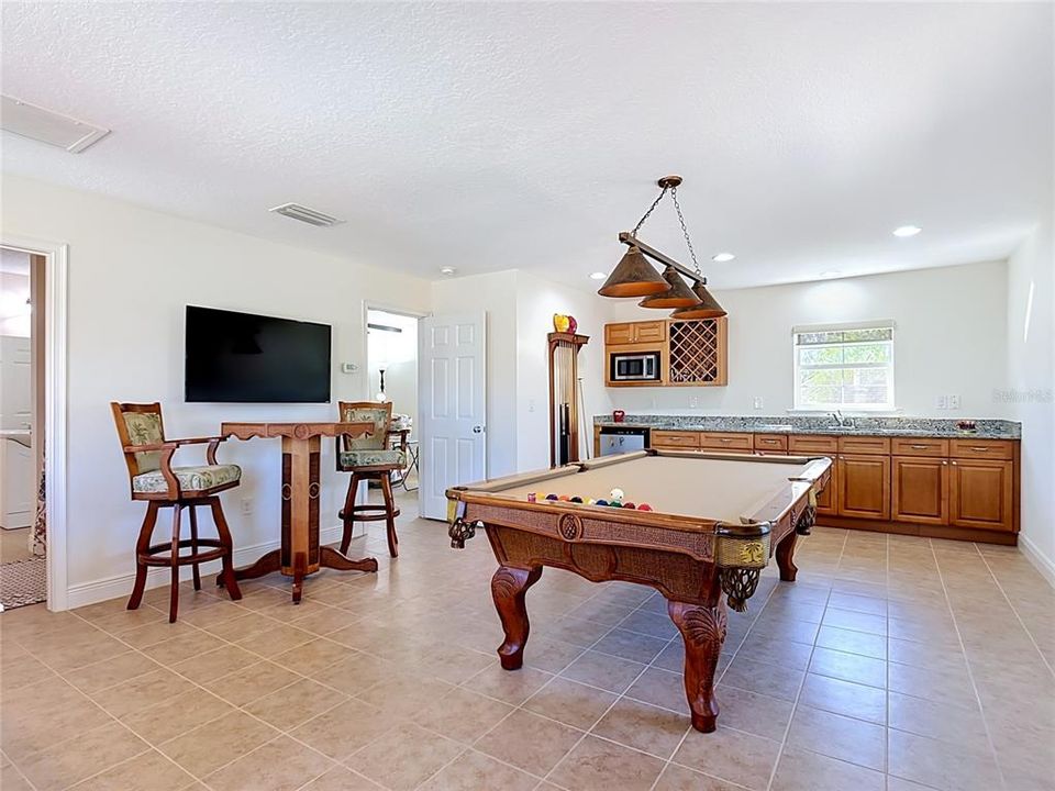 For Sale: $511,000 (5 beds, 3 baths, 2586 Square Feet)
