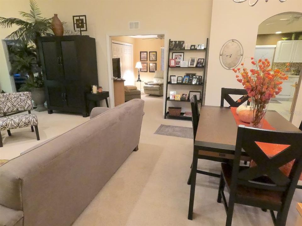 For Sale: $270,000 (3 beds, 2 baths, 1592 Square Feet)