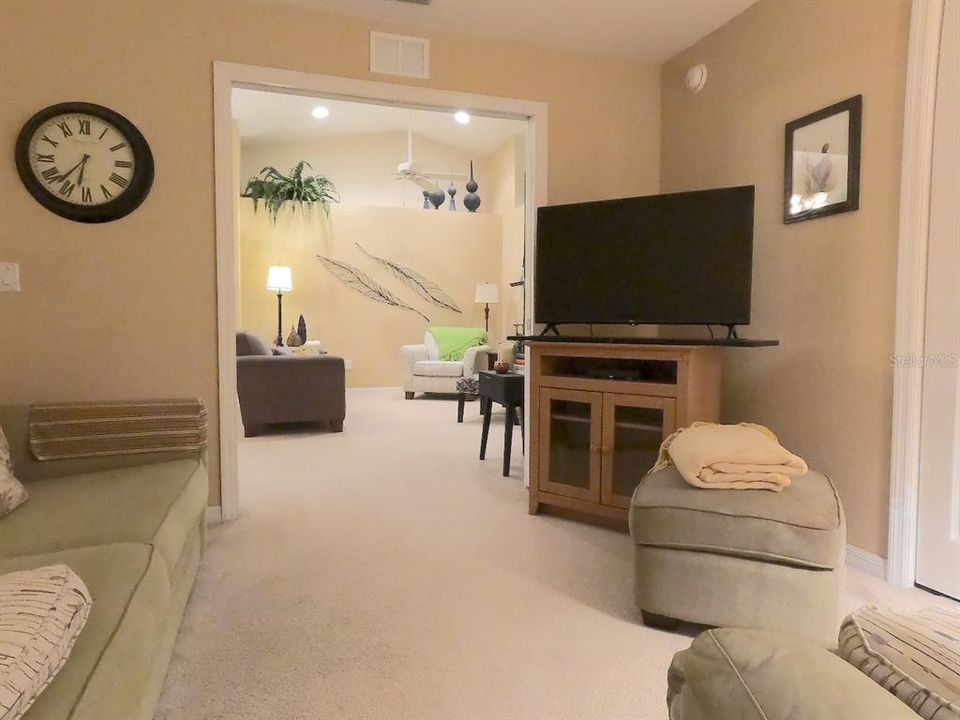 For Sale: $270,000 (3 beds, 2 baths, 1592 Square Feet)
