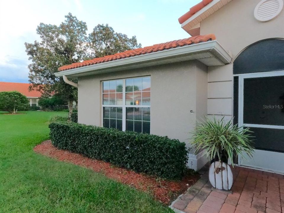 For Sale: $270,000 (3 beds, 2 baths, 1592 Square Feet)