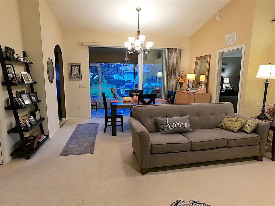 For Sale: $270,000 (3 beds, 2 baths, 1592 Square Feet)