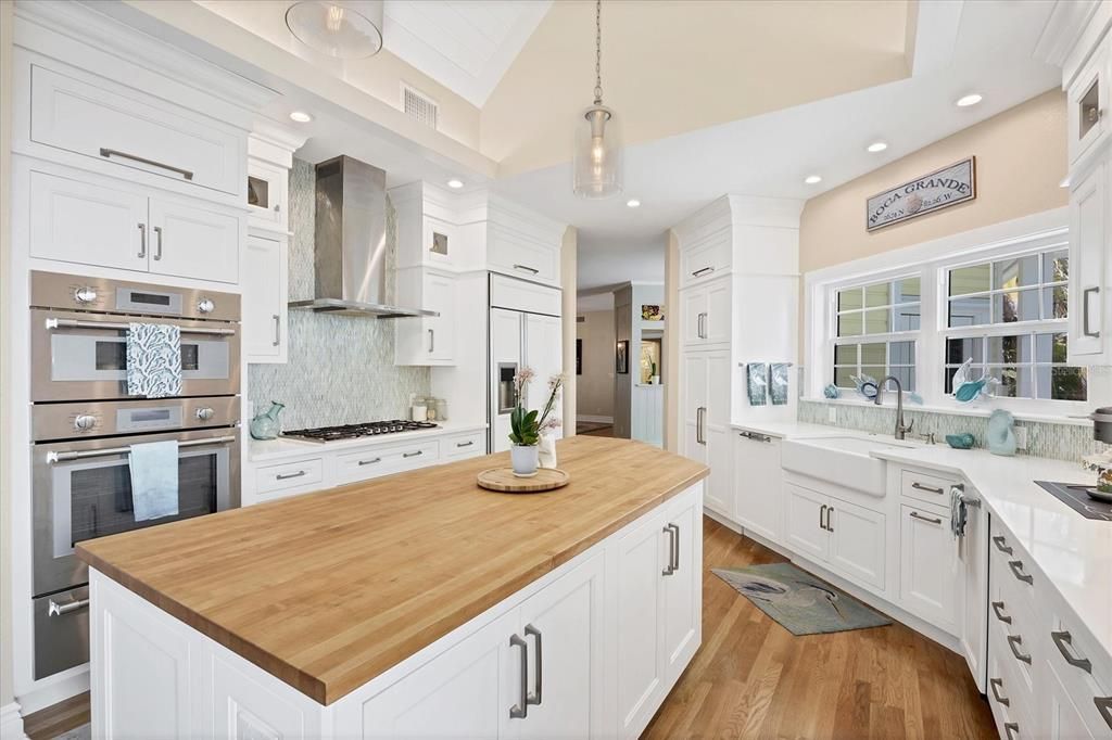 For Sale: $4,695,000 (3 beds, 3 baths, 3210 Square Feet)