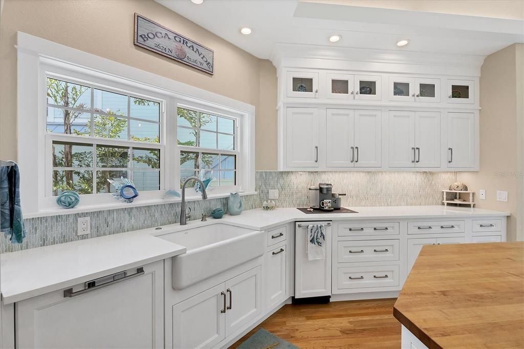 For Sale: $4,695,000 (3 beds, 3 baths, 3210 Square Feet)