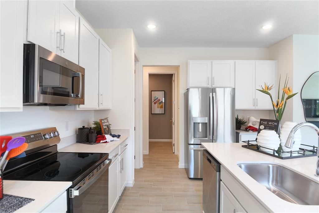 На продажу: $439,999 (4 спален, 2 ванн, 2132 Квадратных фут)