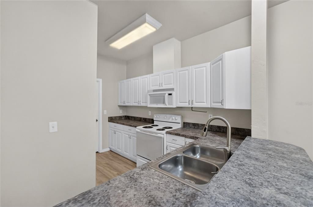 For Sale: $235,000 (3 beds, 2 baths, 1499 Square Feet)