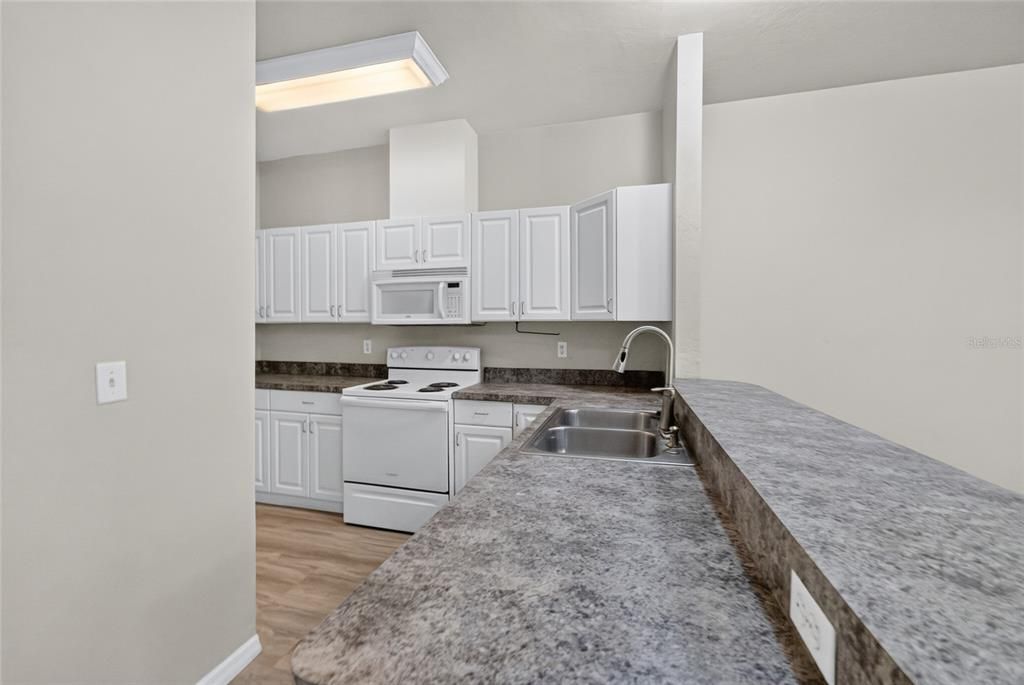 For Sale: $235,000 (3 beds, 2 baths, 1499 Square Feet)