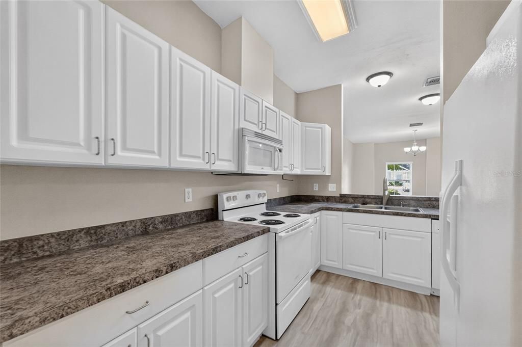 For Sale: $235,000 (3 beds, 2 baths, 1499 Square Feet)
