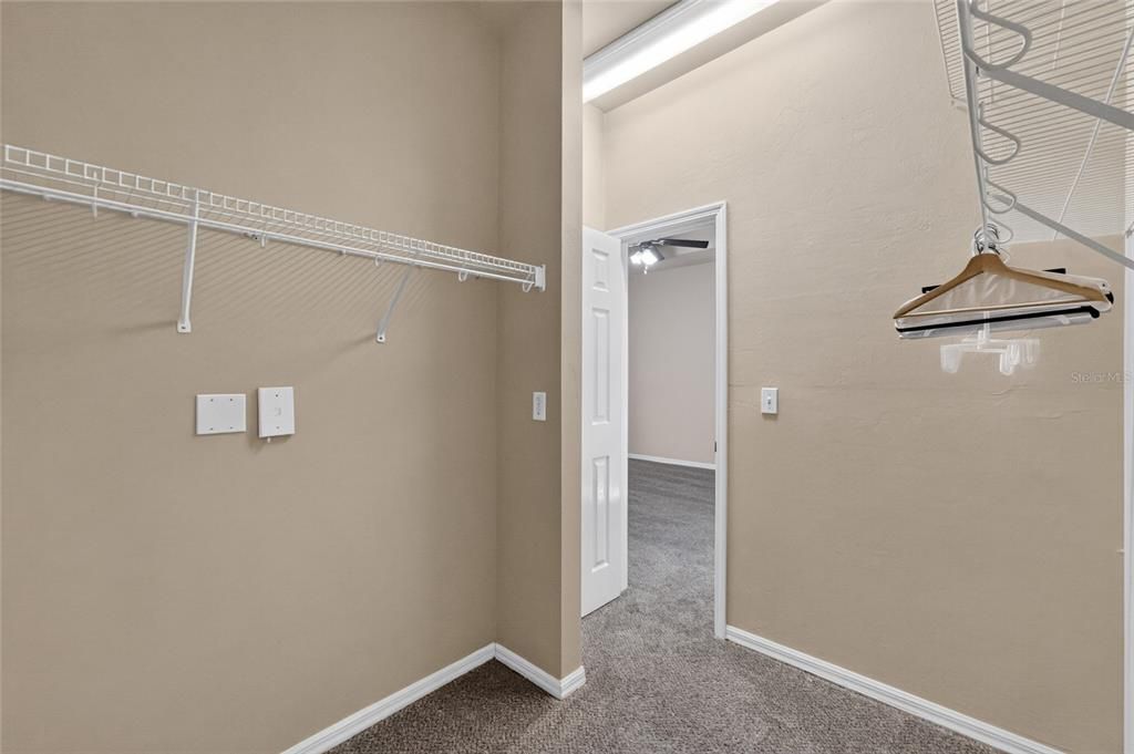 For Sale: $235,000 (3 beds, 2 baths, 1499 Square Feet)