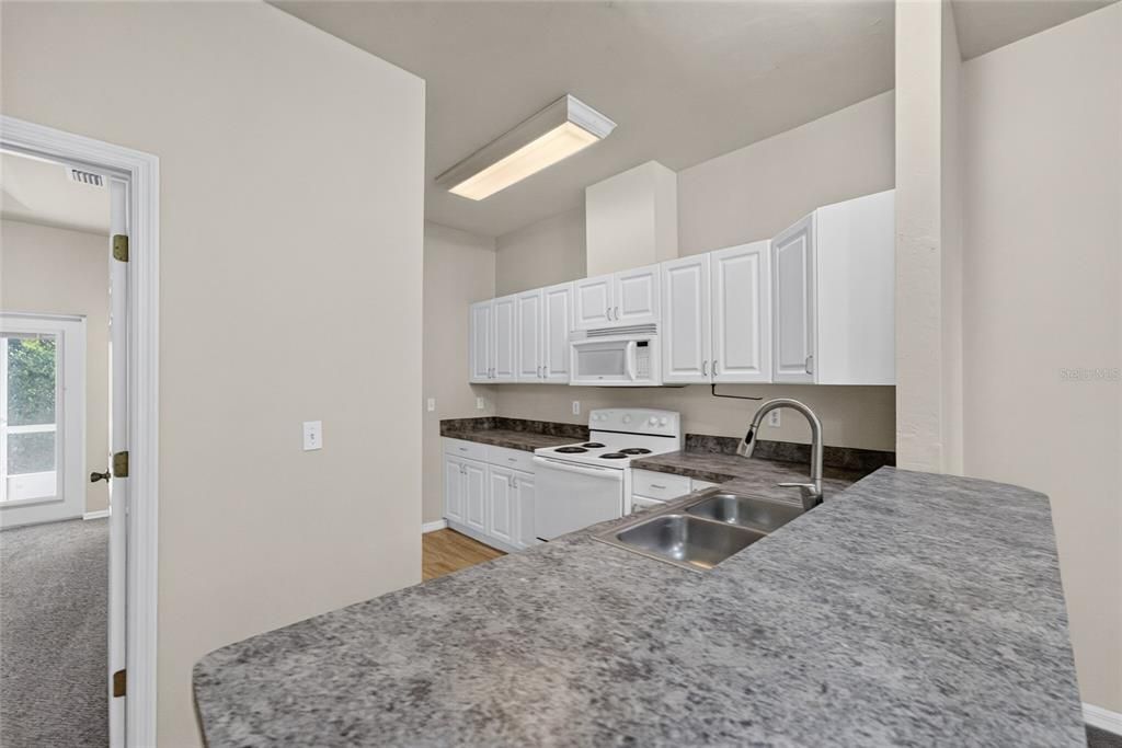 For Sale: $235,000 (3 beds, 2 baths, 1499 Square Feet)