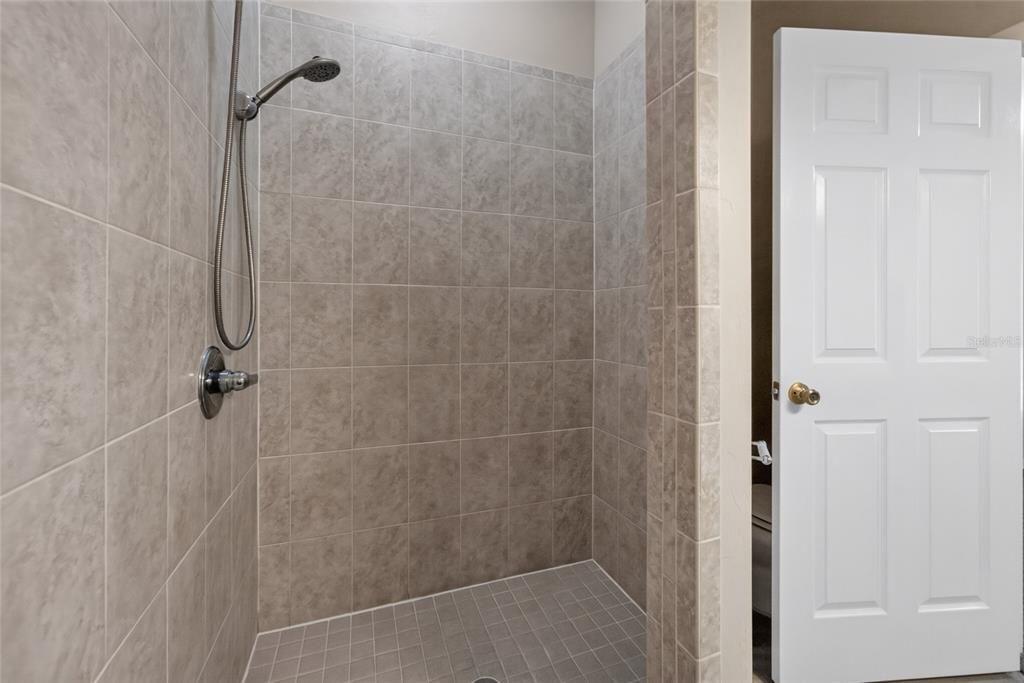 For Sale: $235,000 (3 beds, 2 baths, 1499 Square Feet)