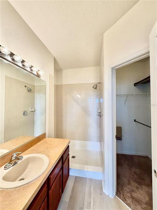 В аренду: $2,300 (2 спален, 2 ванн, 1298 Квадратных фут)