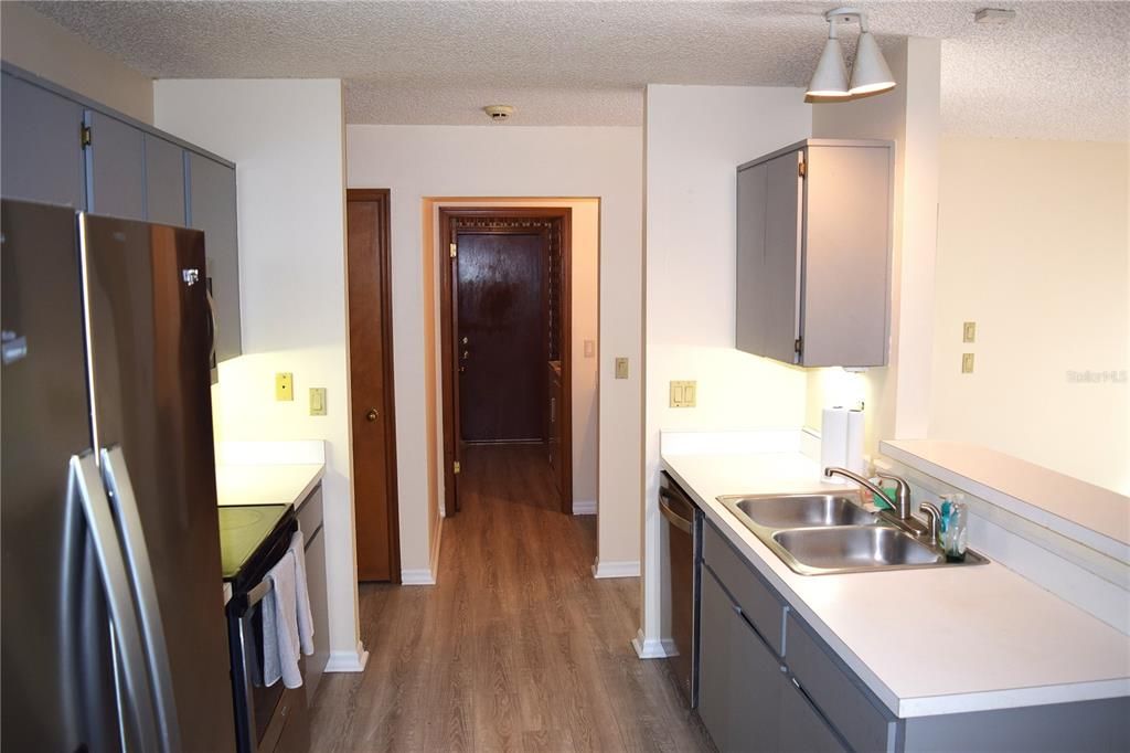For Sale: $449,000 (3 beds, 2 baths, 1472 Square Feet)
