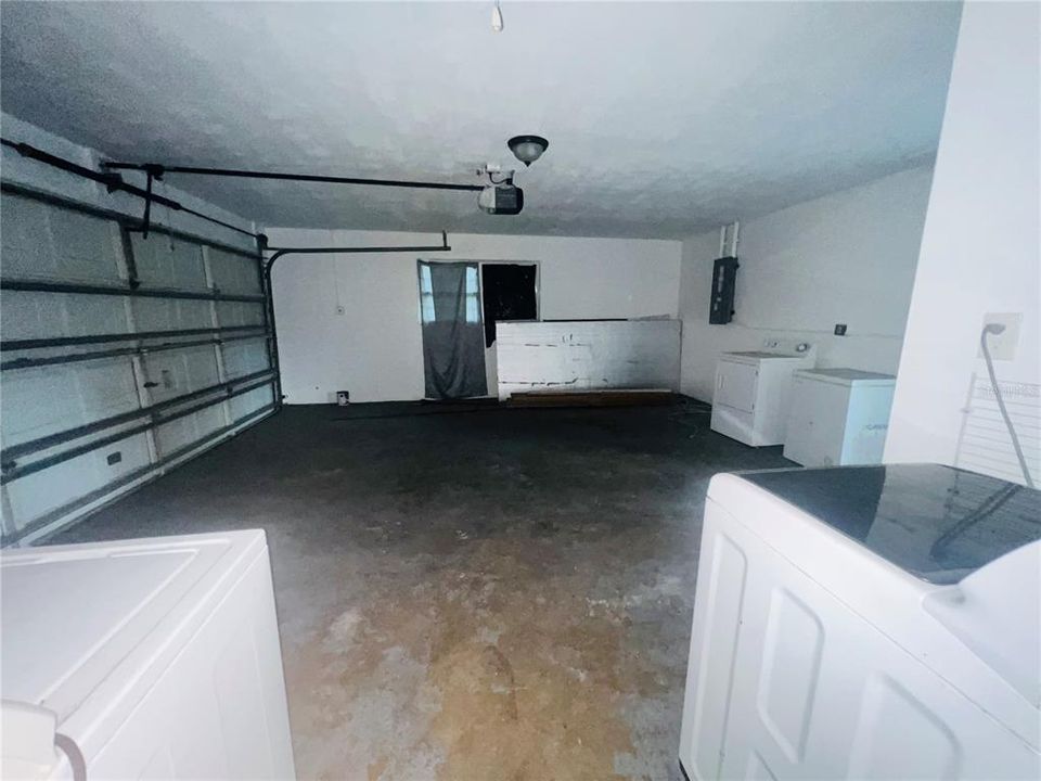 For Sale: $270,000 (3 beds, 2 baths, 1241 Square Feet)