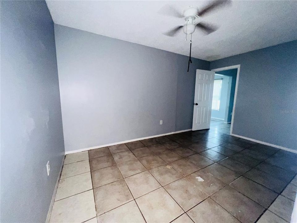 For Sale: $270,000 (3 beds, 2 baths, 1241 Square Feet)