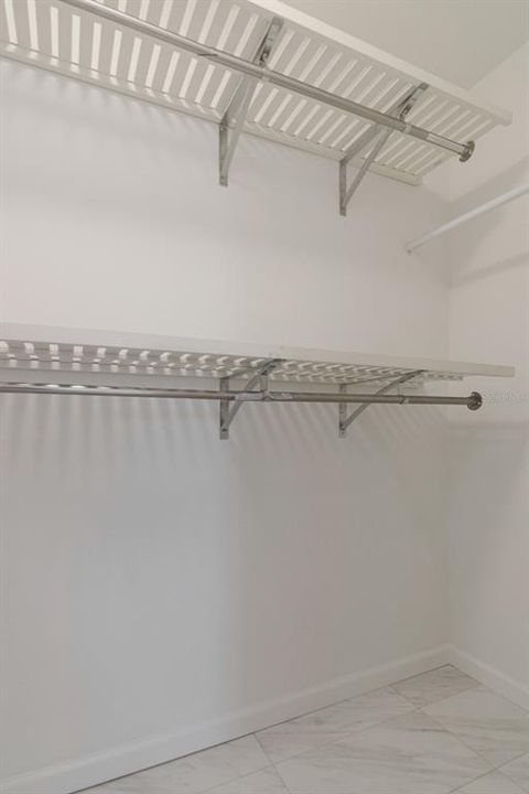For Rent: $1,800 (2 beds, 1 baths, 748 Square Feet)