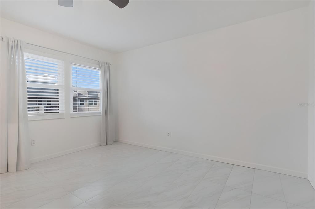 For Rent: $1,800 (2 beds, 1 baths, 748 Square Feet)