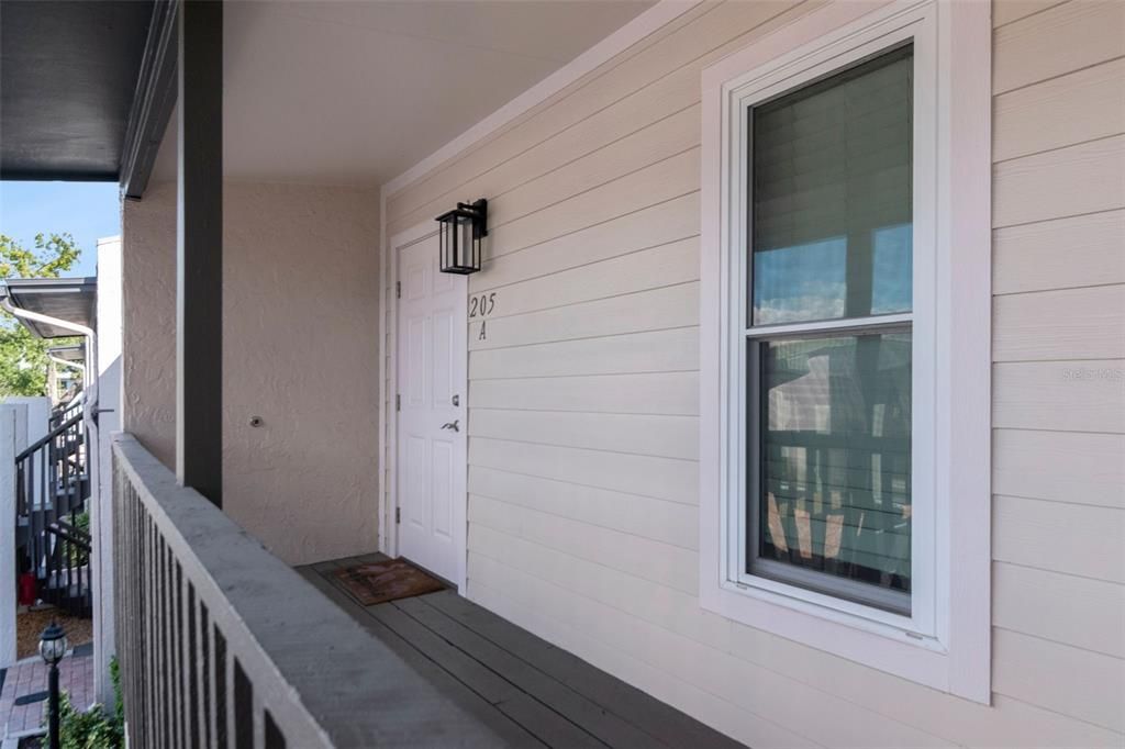 For Rent: $1,800 (2 beds, 1 baths, 748 Square Feet)