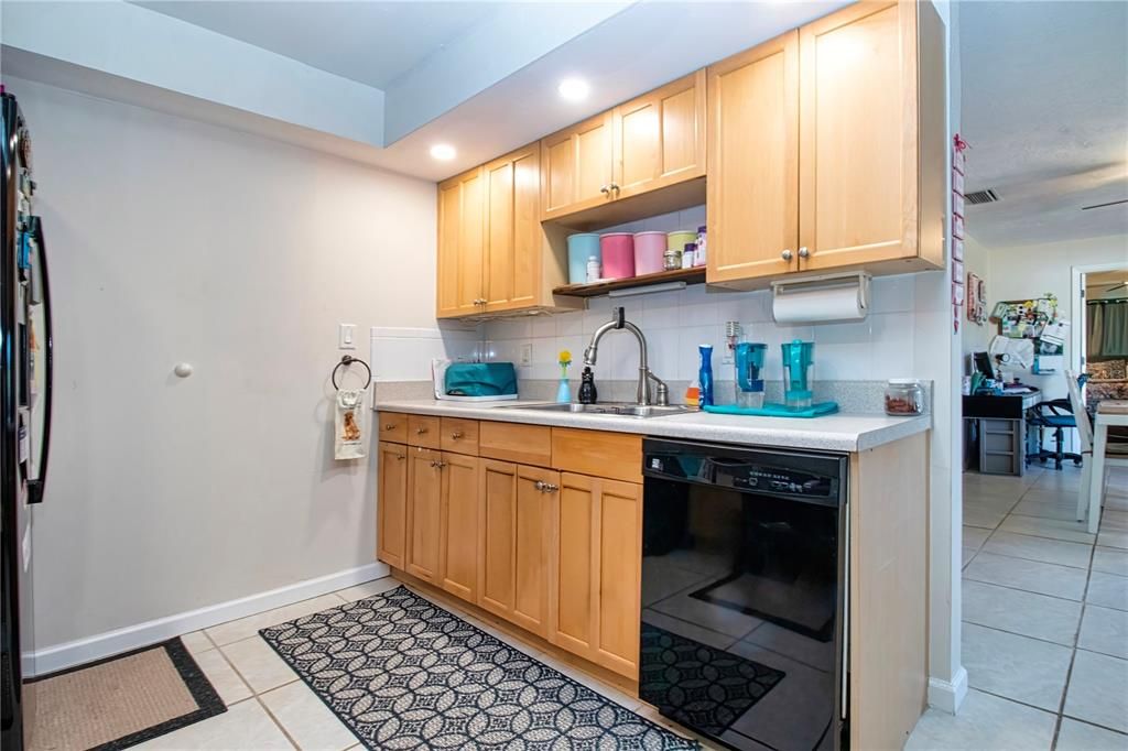 En Venta: $419,000 (2 camas, 2 baños, 1419 Pies cuadrados)