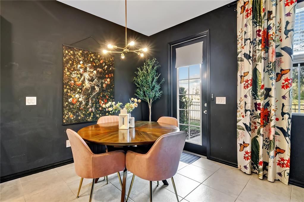 For Sale: $349,999 (3 beds, 2 baths, 1653 Square Feet)