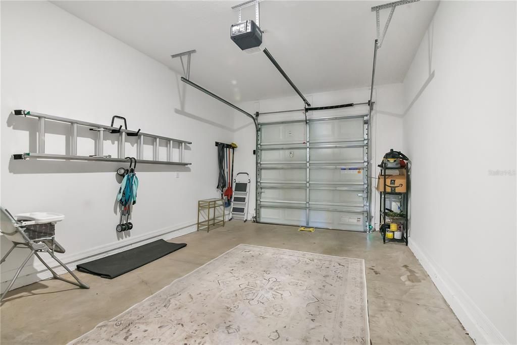 For Sale: $349,999 (3 beds, 2 baths, 1653 Square Feet)