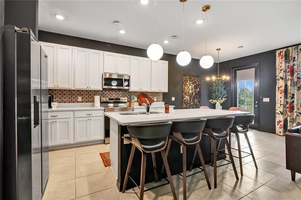 For Sale: $349,999 (3 beds, 2 baths, 1653 Square Feet)