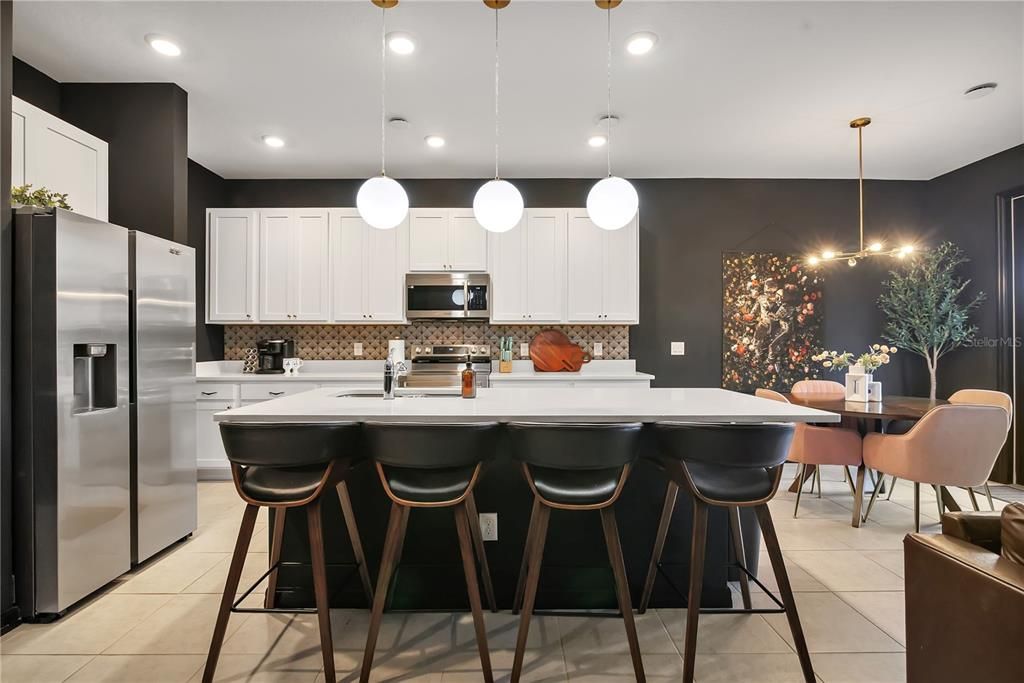 For Sale: $349,999 (3 beds, 2 baths, 1653 Square Feet)