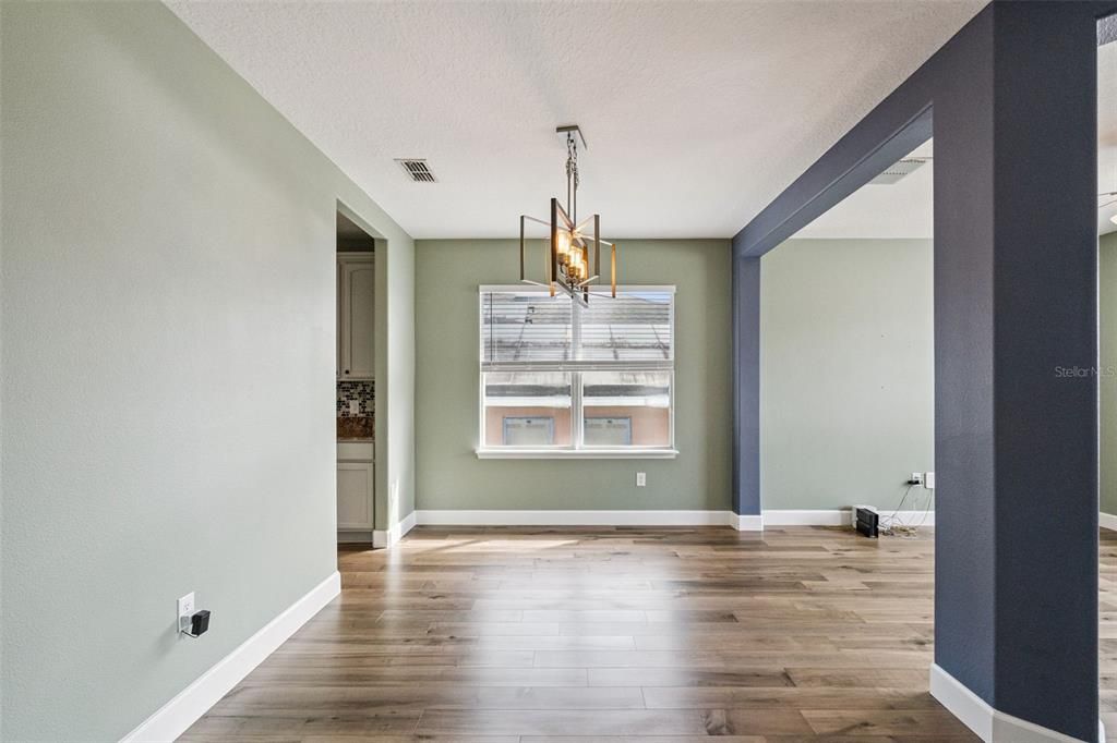 For Sale: $389,000 (3 beds, 2 baths, 2004 Square Feet)
