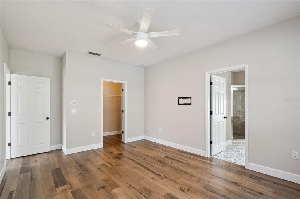For Sale: $389,000 (3 beds, 2 baths, 2004 Square Feet)