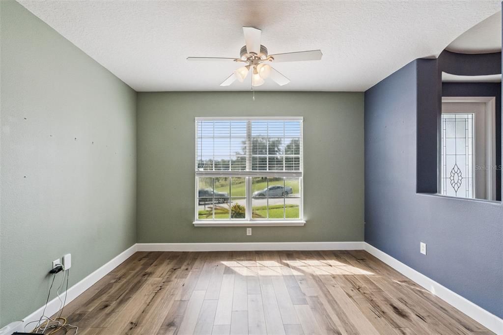 For Sale: $389,000 (3 beds, 2 baths, 2004 Square Feet)