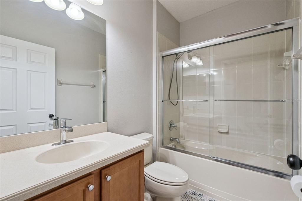 For Sale: $389,000 (3 beds, 2 baths, 2004 Square Feet)