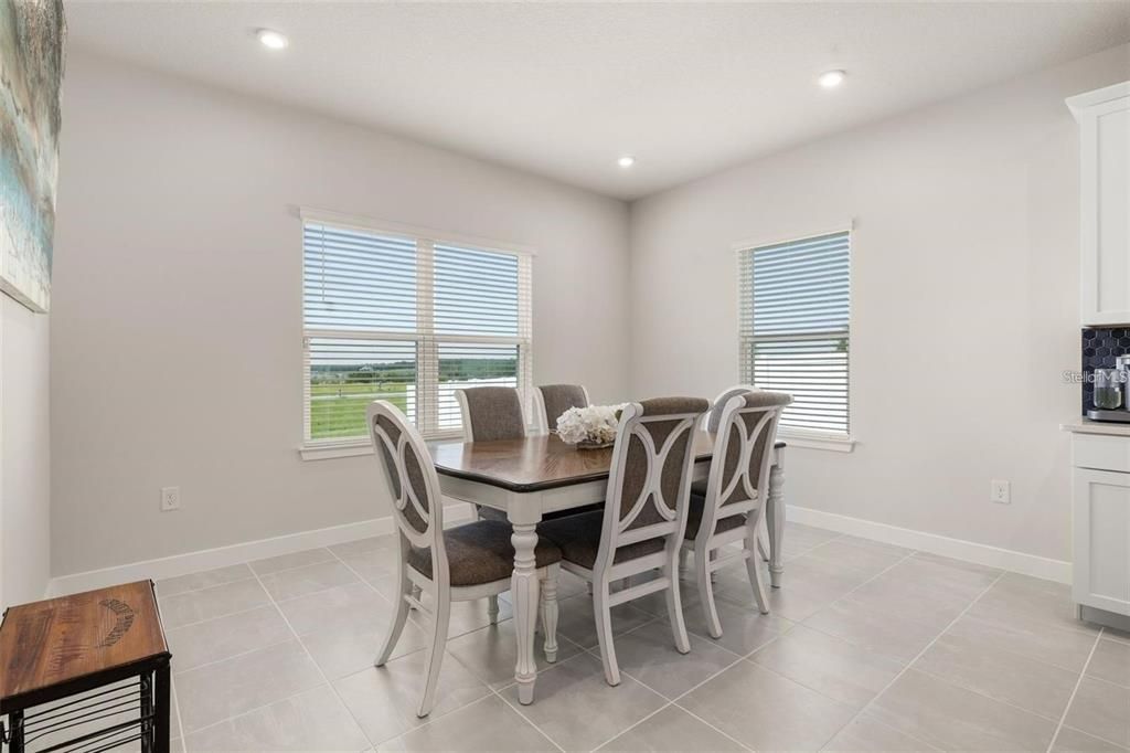 En Venta: $599,999 (4 camas, 3 baños, 2551 Pies cuadrados)