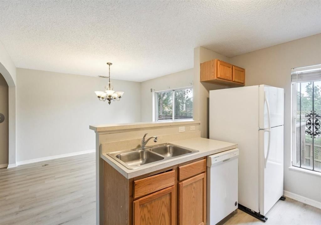 For Rent: $1,995 (3 beds, 2 baths, 1764 Square Feet)