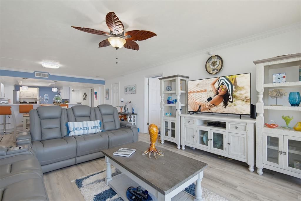 En Venta: $549,000 (2 camas, 2 baños, 1380 Pies cuadrados)