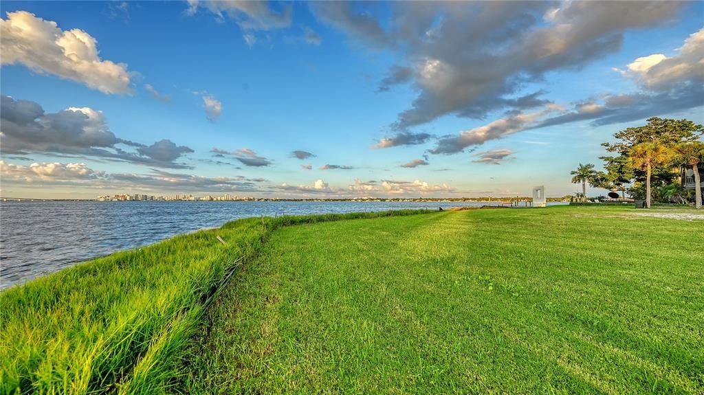 待售: $8,500,000 (0.57 acres)