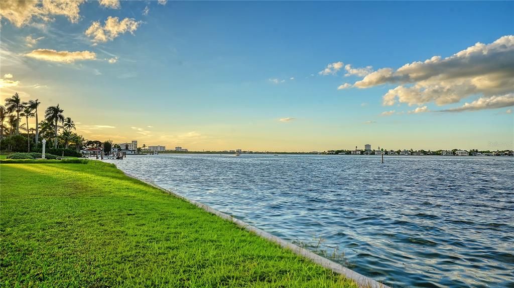 待售: $8,500,000 (0.57 acres)