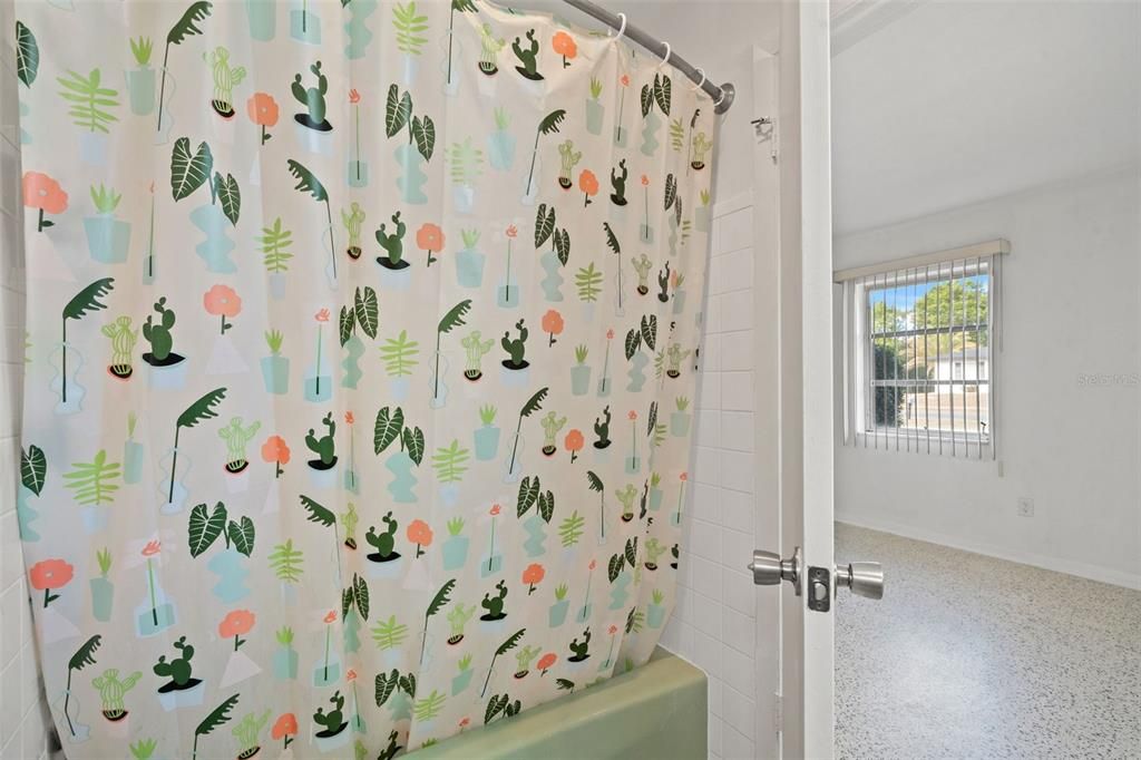 En Venta: $330,000 (3 camas, 2 baños, 1387 Pies cuadrados)