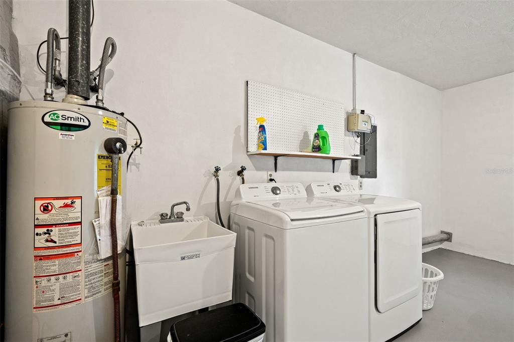 En Venta: $330,000 (3 camas, 2 baños, 1387 Pies cuadrados)