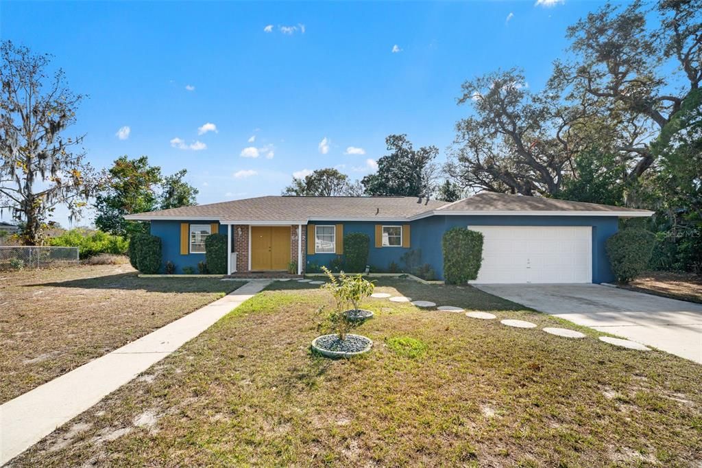 En Venta: $330,000 (3 camas, 2 baños, 1387 Pies cuadrados)