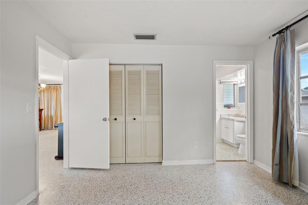 En Venta: $330,000 (3 camas, 2 baños, 1387 Pies cuadrados)