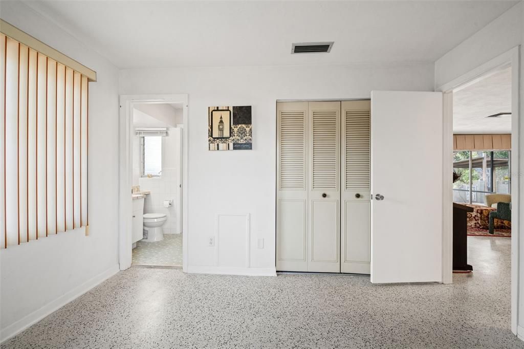 En Venta: $330,000 (3 camas, 2 baños, 1387 Pies cuadrados)